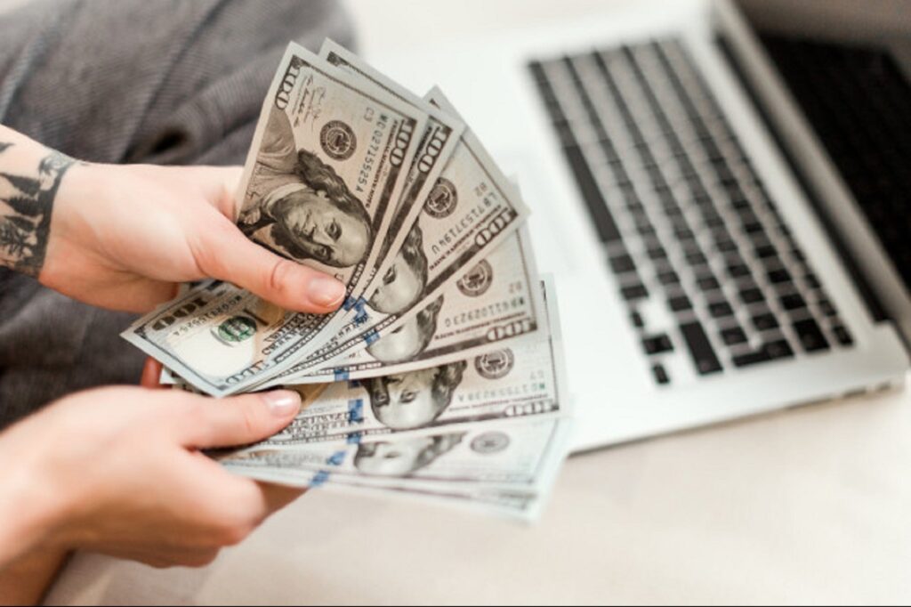 how to make money online students
